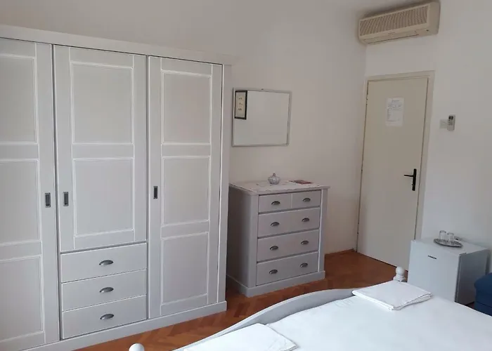 Sentic Casa de hóspedes 3*